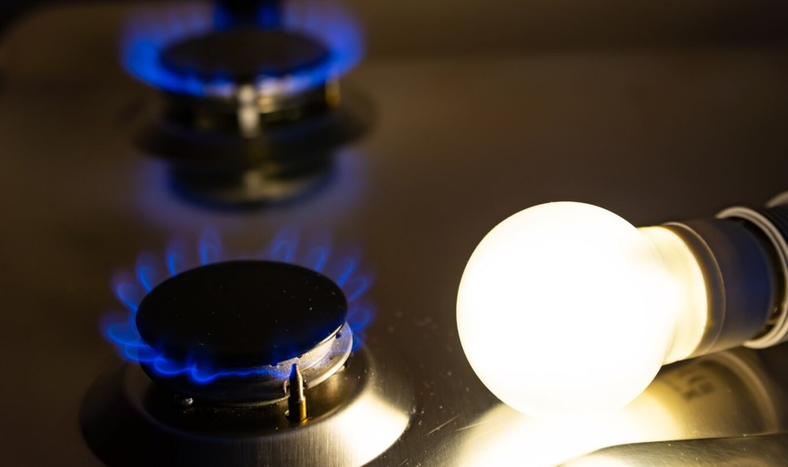 Gas y luz.
