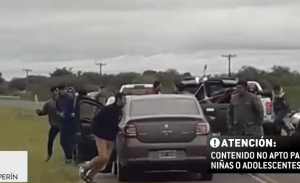 Batalla campal entre hinchas argentinos y mexicanos en Qatar