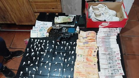 Operativo policial en Rivadavia donde la Brigada de Investigaciones secuestró armas, droga y objetos robados.