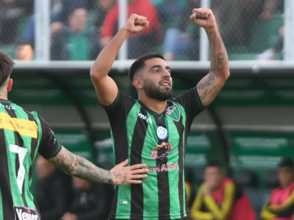 Bomba: a días de marcharse a Bolivia, San Martín anunció la vuelta de “Pulpito” González