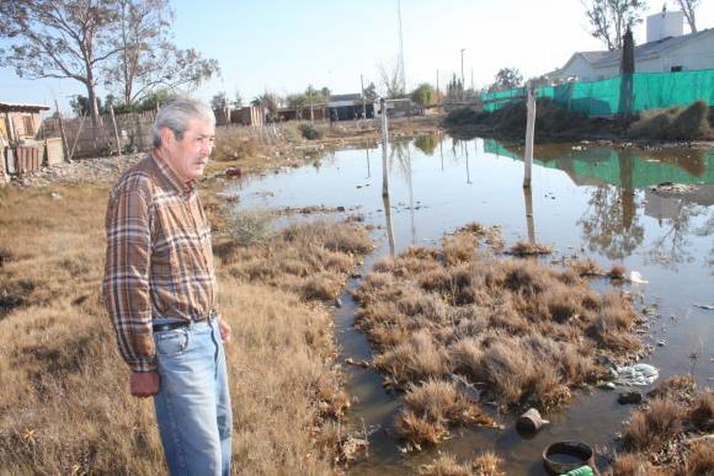 Media Agua: más de 100 familias con los pozos colapsados