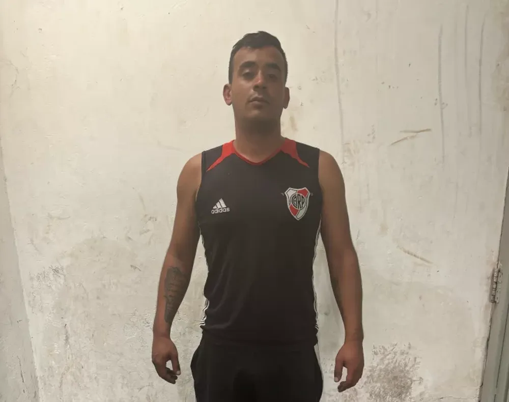 Lo encontró robando en su camioneta y la Policía lo atrapó tras una persecución