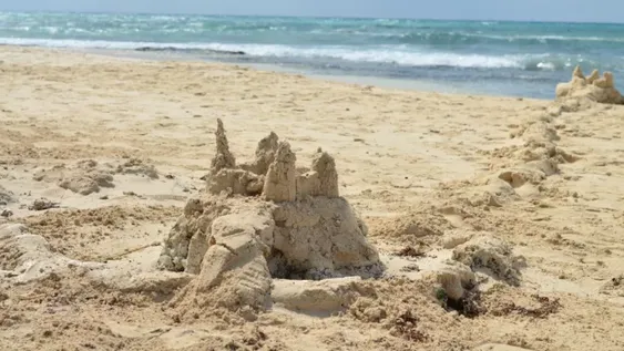 Conmoción en Chile: un nene murió aplastado por un castillo de arena