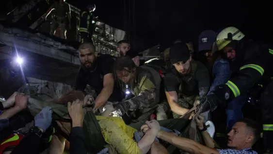 Ataque ruso a un restaurante deja once muertos en Ucrania