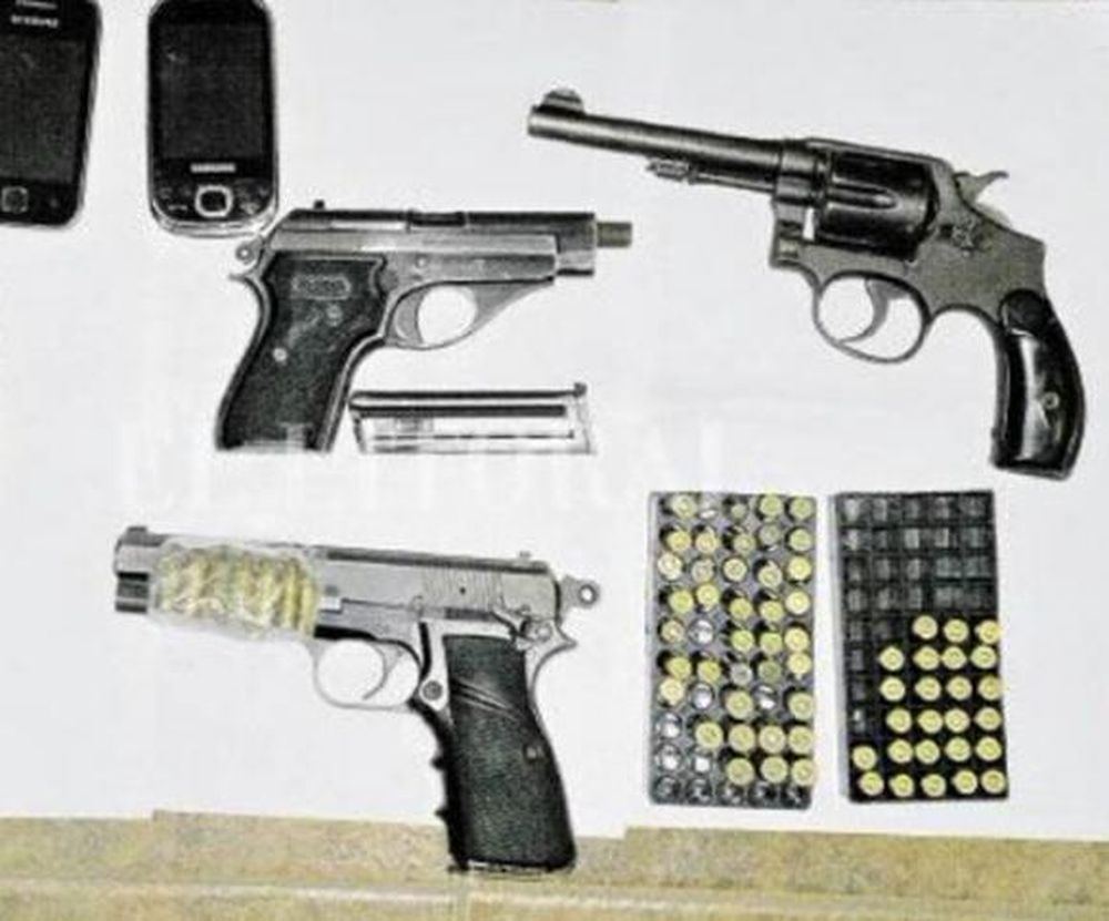 Cae un asaltante con armas y balas