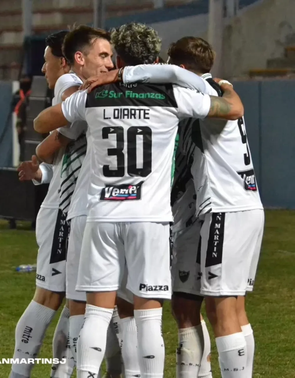 ESTRENO. San Martín empezó ganando con Racing y mostró cosas positivas.