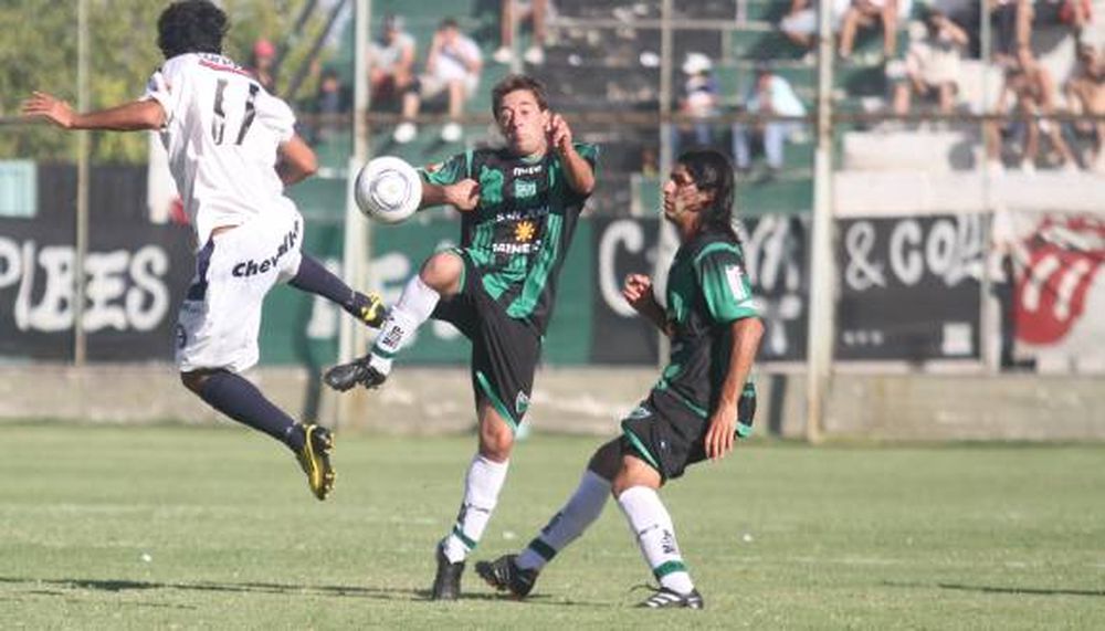 Los silbidos despidieron al equipo