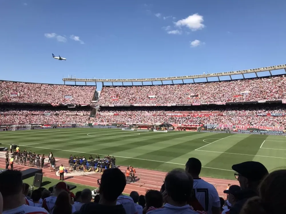 El ataque a Boca derivó en la postergación para este domingo a las 17