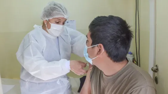 Inmunización: revelan el nivel de protección de Sputnik V combinada con Moderna