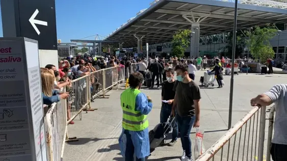 Operativo especial en Ezeiza por nueva cepa que alarma al mundo