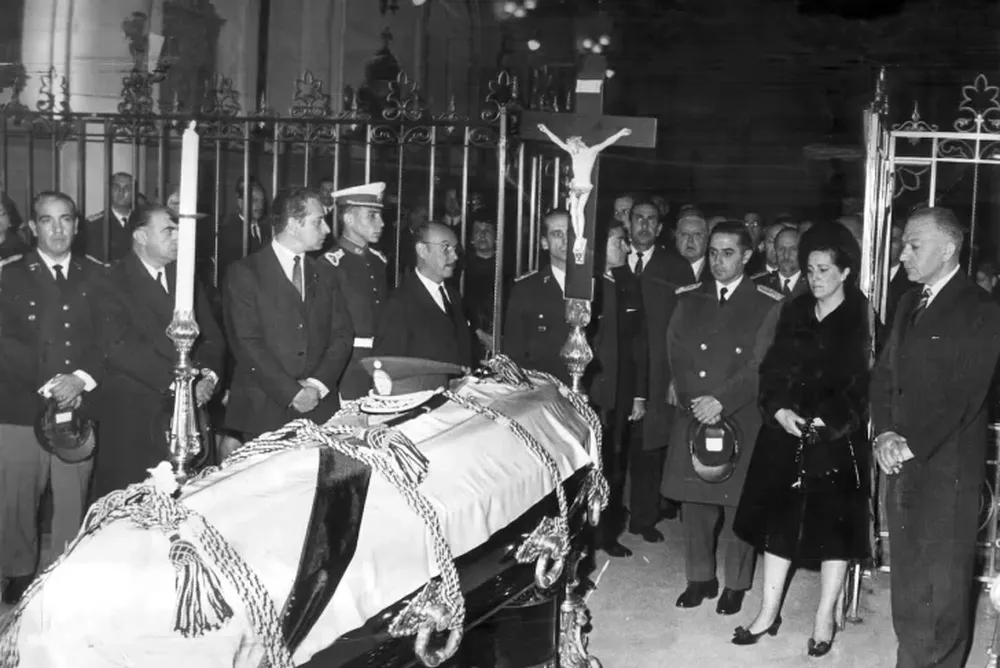 Secuestro y posterior asesinato de Aramburu.-