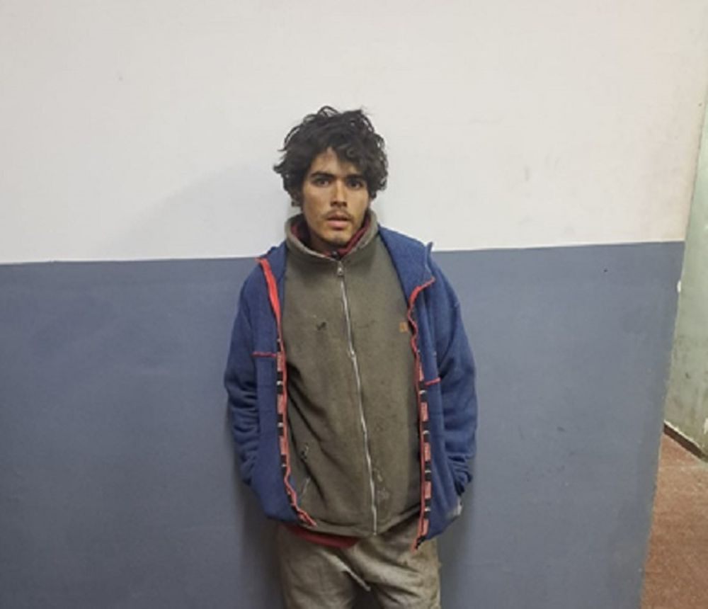 En el Barrio Aramburu: robó una manguera de una casa junto a un menor y terminó detenido