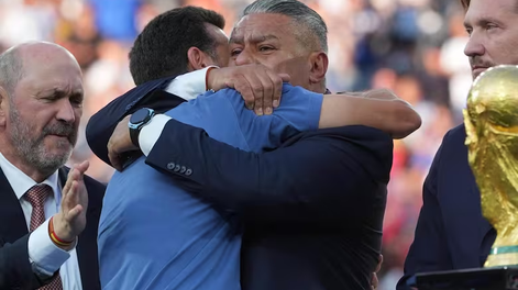 Claudio Tapia junto a Lionel Scaloni.