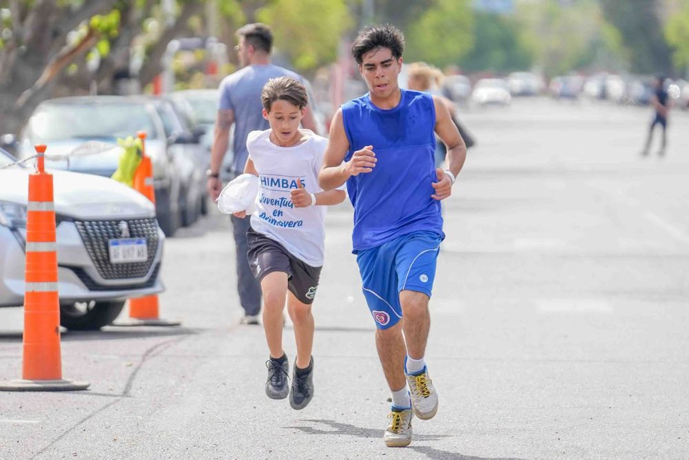Chimbas abre un nuevo espacio para que los vecinos practiquen atletismo gratis.