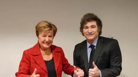 Argentina y el FMI discuten un desembolso inicial mayor al previsto para reforzar las reservas