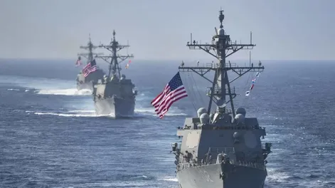 Diario de Cuyo | BARCOS DE ESTADOS UNIDOS están cerca de las costas venezolanas con el fin de controlar el narcotráfico que tiene como destino el país del Norte. Sin embargo, hay dudas con respecto a una probable invasión militar al país del dictador, Nicolás Maduro.