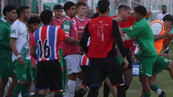 EJEMPLAR. El Tribunal de Penas no se guardó nada para castigar la violencia en dos partidos del torneo local.