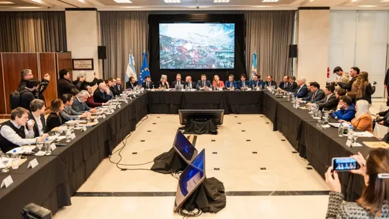 EJE DE DIÁLOGO  INSTITUCIONAL. Así se denominó la reunión de ayer entre el Gobierno y la comitiva de la Embajada de la Unión Europea en Argentina.