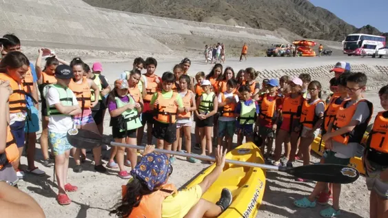 Las hermosas postales del dique Punta Negra en plenas vacaciones de verano