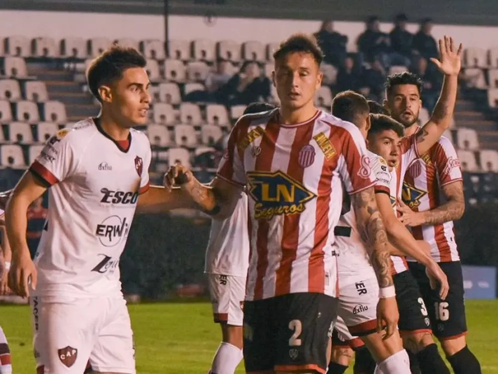 Barracas Central venció a Patronato con un escandaloso final y un vergonzoso arbitraje