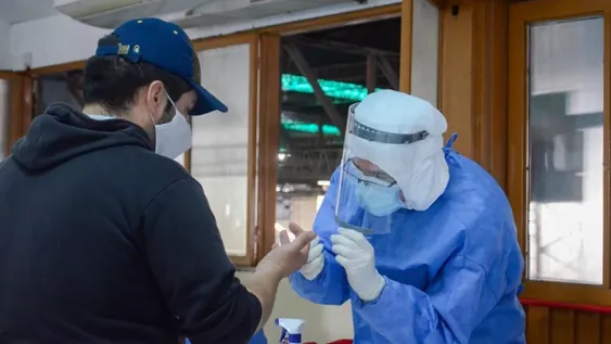 Brote de coronavirus en un geriátrico: 43 casos, entre ancianos, enfermeros y administrativos