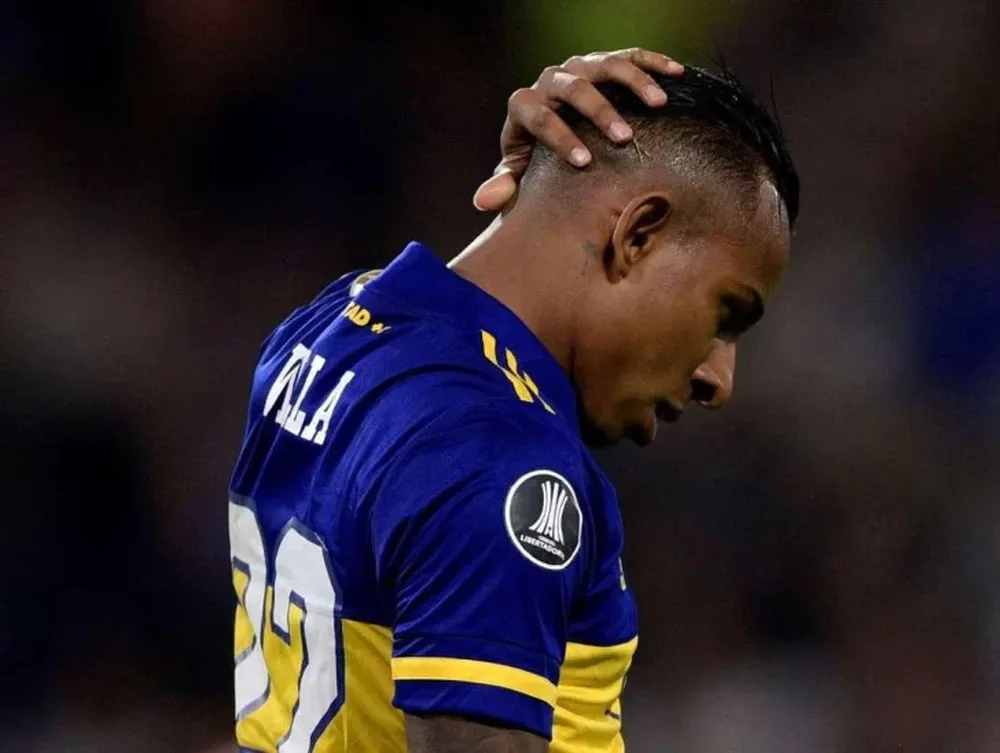 Villa tuvo que abandonar la práctica de Boca por un cuadro febril y le harán un hisopado