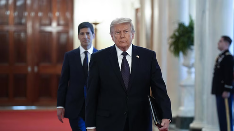 Donald Trump habia decidido ayer no ir al casamiento de su hijo para avanzar con el acuerdo con el régimen de Irán.