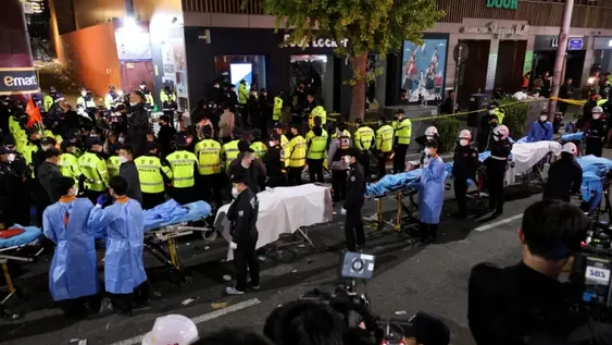 Estampida en festejo de Halloween en Seúl: ya son 153 los muertos y declaran duelo nacional