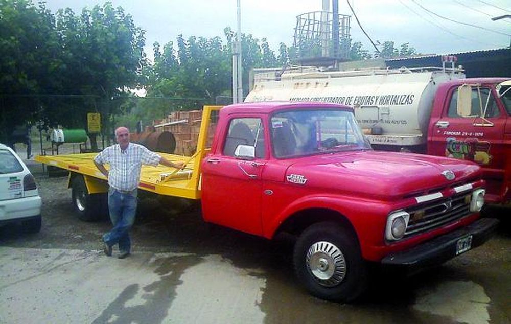 Adquieren grúa y maquinaria para reducir costos hortícolas