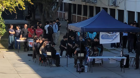 Recrudece la crisis en los preuniversitarios de la UNSJ: los padres denunciaron adoctrinamiento por una carpa gremial instalada en pleno patio escolar