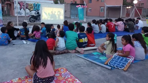 Hay recreación gratuita y a domicilio para toda la familia en algunos departamentos
