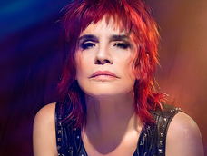 Fabiana Cantilo traerá su rock y su energía al Teatro Sarmiento, esta vez en formato trío. Fabiana Cantilo traerá su rock y su energía al Teatro Sarmiento, esta vez en formato trío.