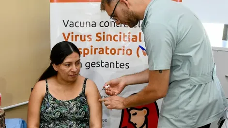 Diario de Cuyo | MAS TIEMPO. La campaña de vacunación contra el virus sincitial, para embarazadas con 32 a 36 semanas de gestación, se extedió hasta el 30 de octubre.