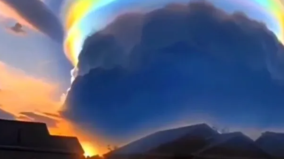 Impresionante: apareció una “nube arcoíris” en el cielo de China