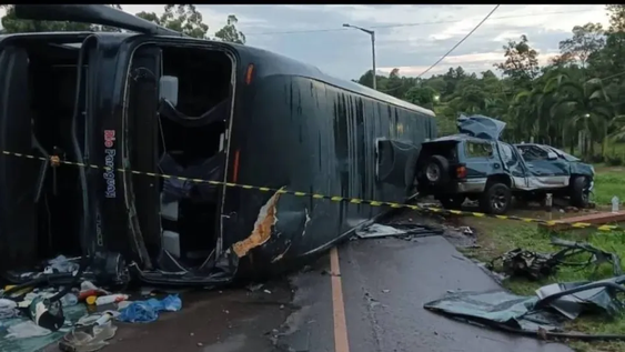Así quedó uno de los dos colectivos.