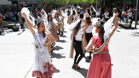 Candidatas coparon la Peatonal