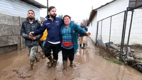 Dos fallecidos, seis desaparecidos y miles de aislados por las inundaciones en Chile