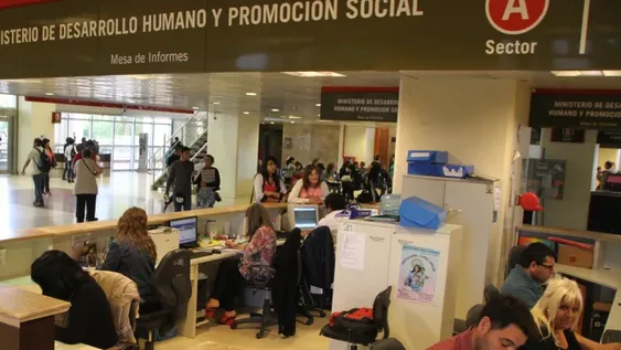 Se activó la cláusula gatillo para estatales y el sueldo tuvo un 2,6% de aumento