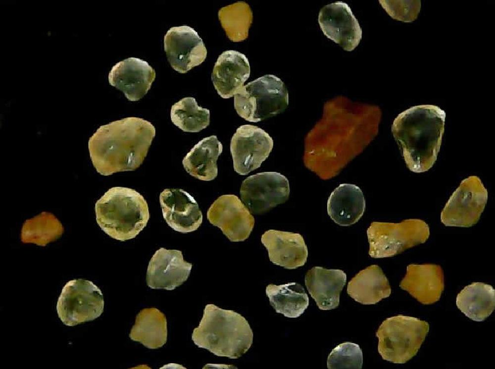 Muestra de arena de fracking&nbsp; mediante fotograf&iacute;a microsc&oacute;pica.