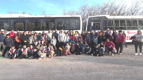 solidaridad: utiles, bicicletas y paseo inolvidable, el combo que transformo la realidad de chicos en angaco