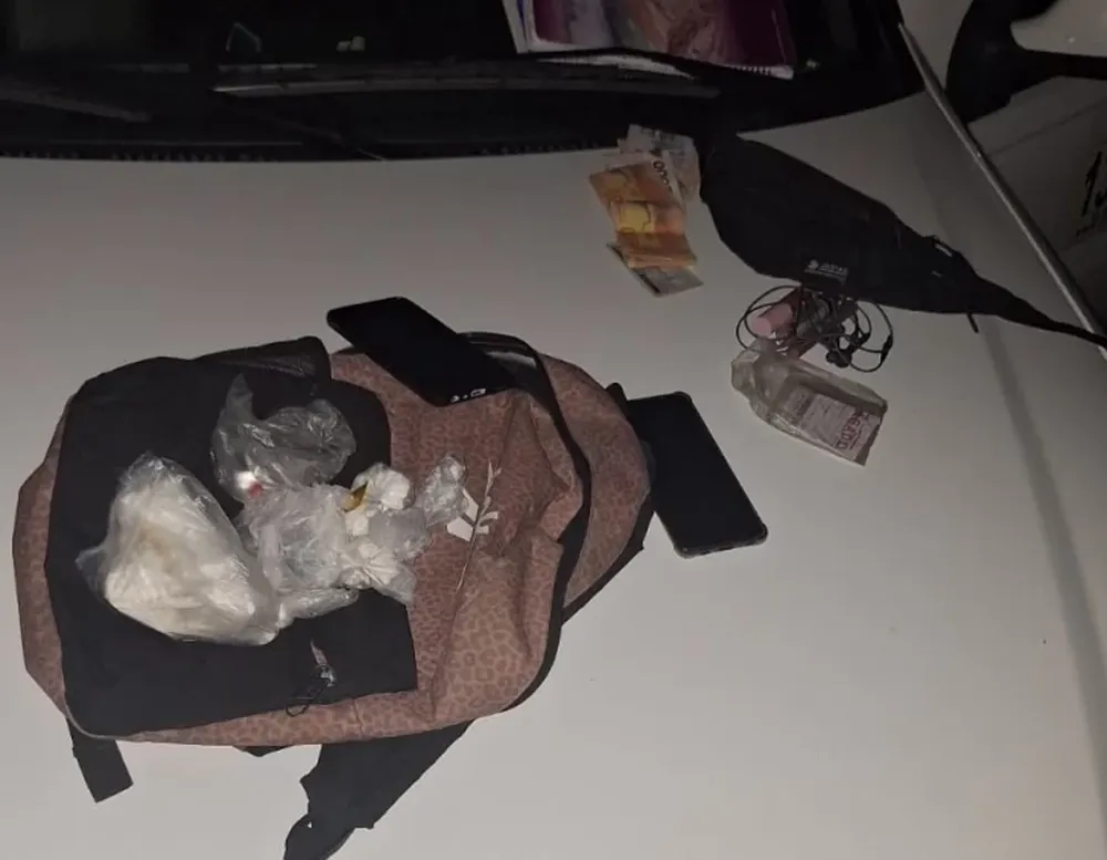 Detienen a una mujer con casi 300 gramos de cocaína en un remis