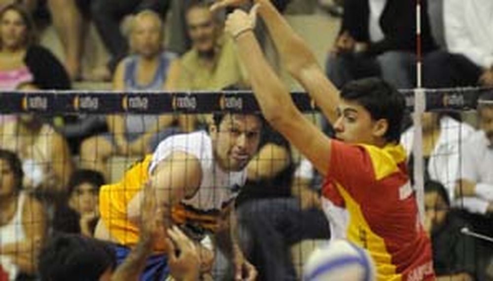 UPCN lidera la serie de cuartos