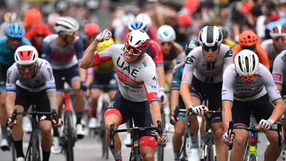 Kristoff reinó entre la lluvia y las rodadas del inicio