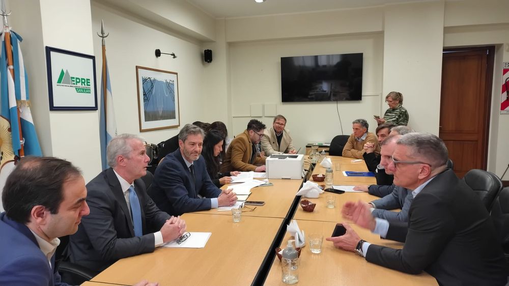 Las autoridades del EPRE y de Naturgy, presentes en el EPRE.
