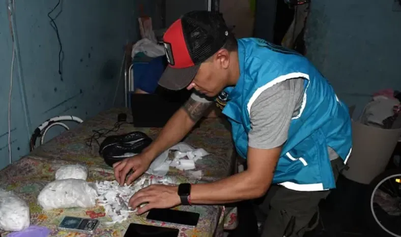 Desmantelaron al “Clan Mareco” en la Villa 1-11-14: detuvieron a una embarazada e incautaron $24 millones en dosis de cocaína