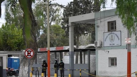 La golpeó porque estudia: “Si no dejás la escuela vas a ir todos los días con el ojo morado”