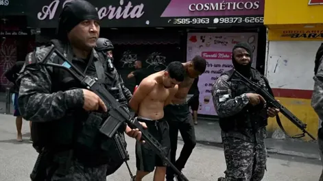 Río de Janeiro: al menos 60 muertos entre narcos y policías en un megaoperativo en favelas