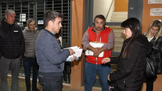 Dicen que el Pro está cerrado y llevaron afiliaciones al estudio de la apoderada