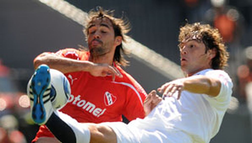 Quilmes e Independiente igualaron en un intenso duelo