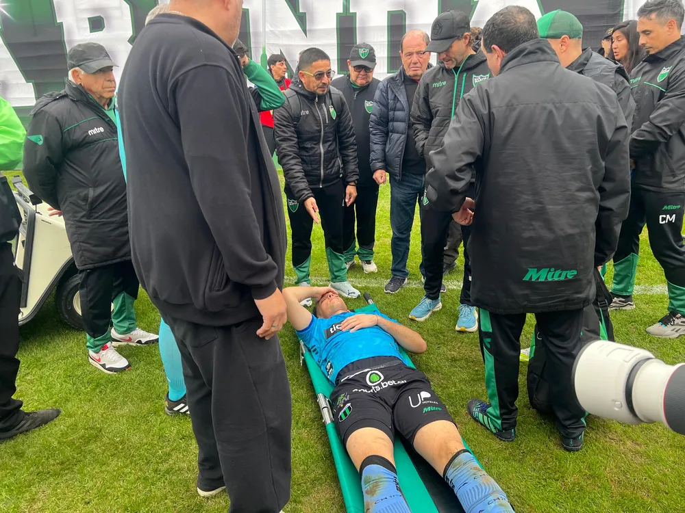 El arquero Facundo Masuero denunció una agresión.